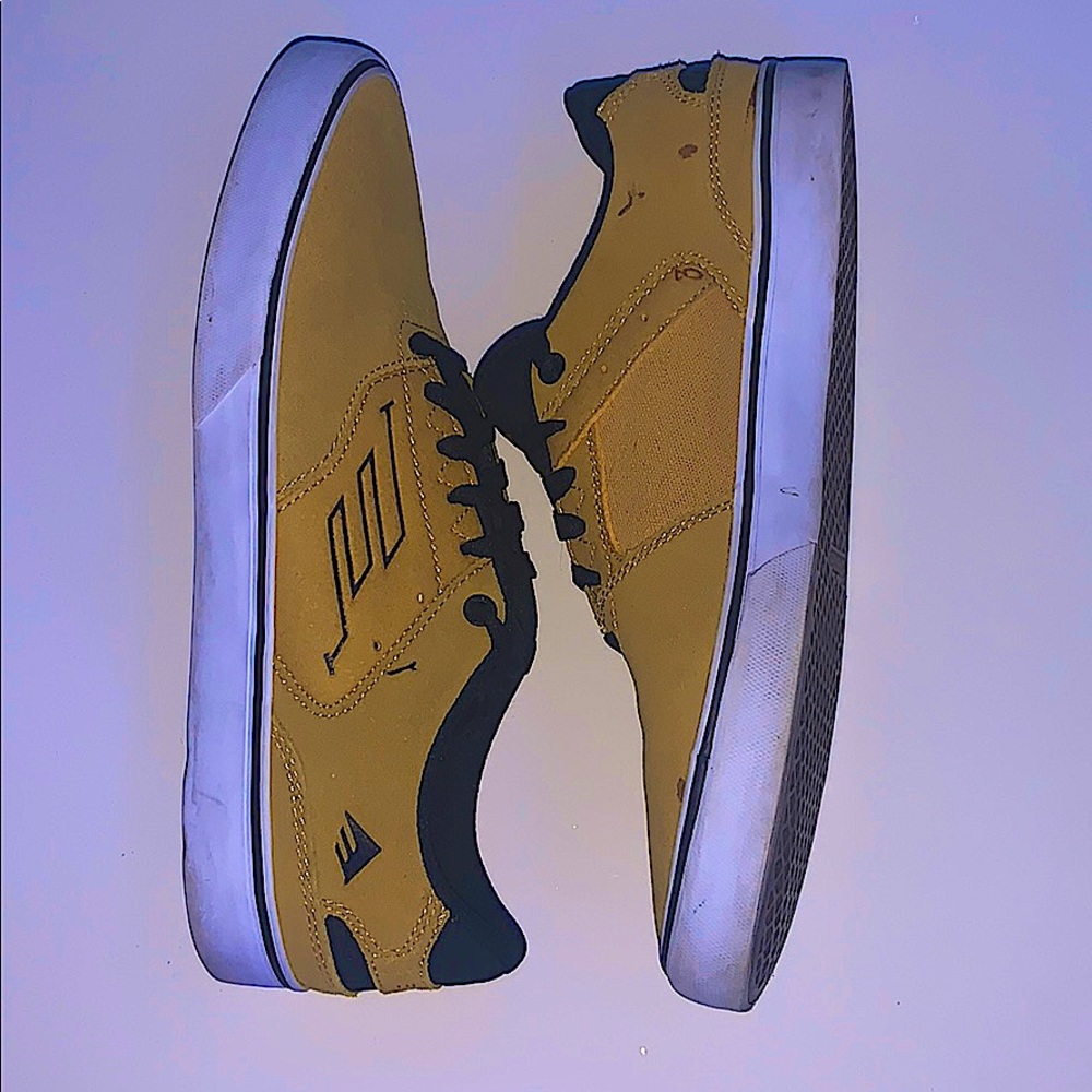 Emerica tan shoe size 10